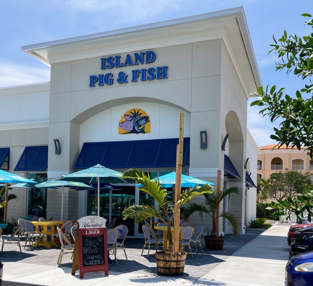 Front entrance of Island Pig & Fish restaurant located in Fort Pierce Florida