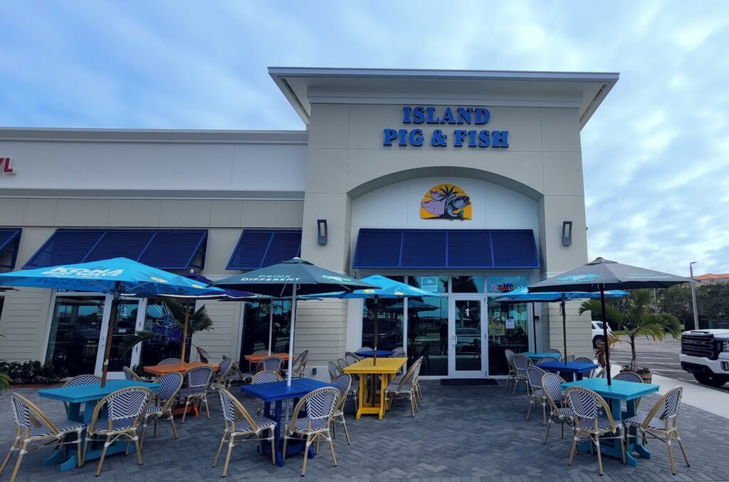 Front entrance of Island Pig & Fish located in Fort Pierce, Florida