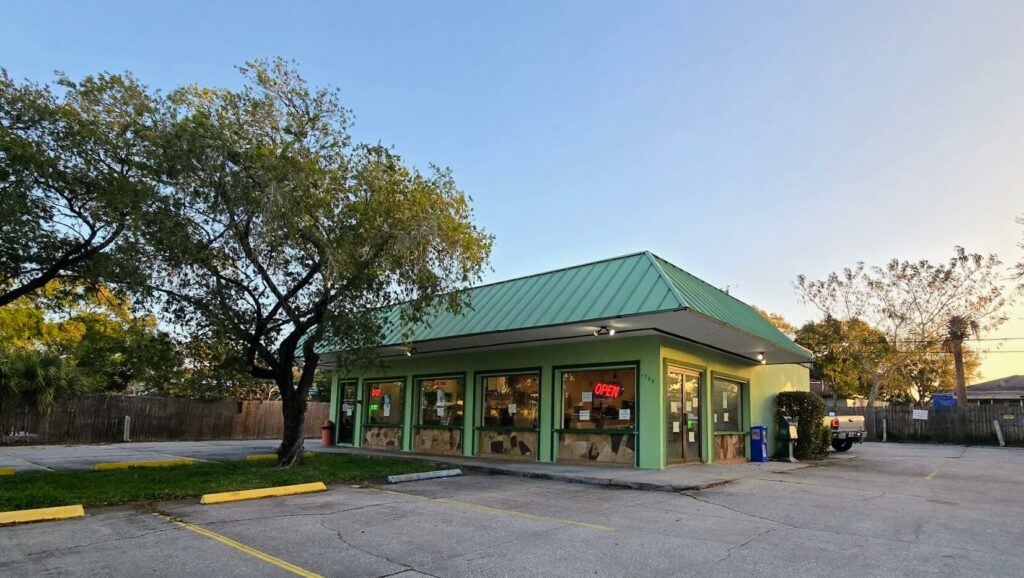 Front entrance of Tasty-O Donuts located in Vero Beach Florida